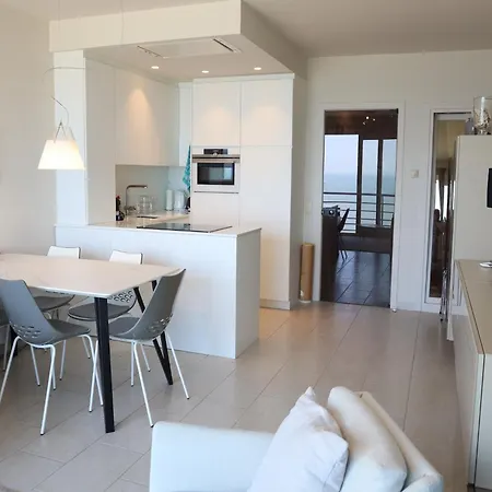 Seasight A1103 With Beautiful Sea Views Apartment