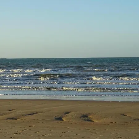 Apartman In By Sandy Beaches *